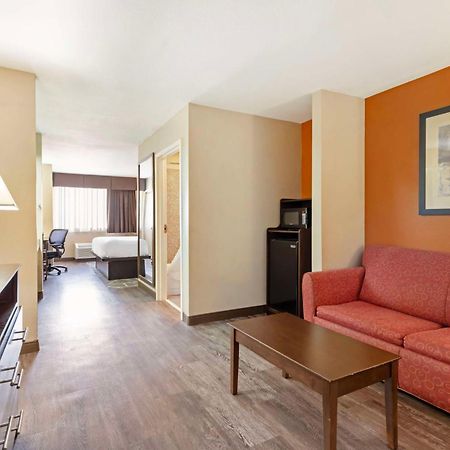 Best Western Inn & Suites New Braunfels Extérieur photo