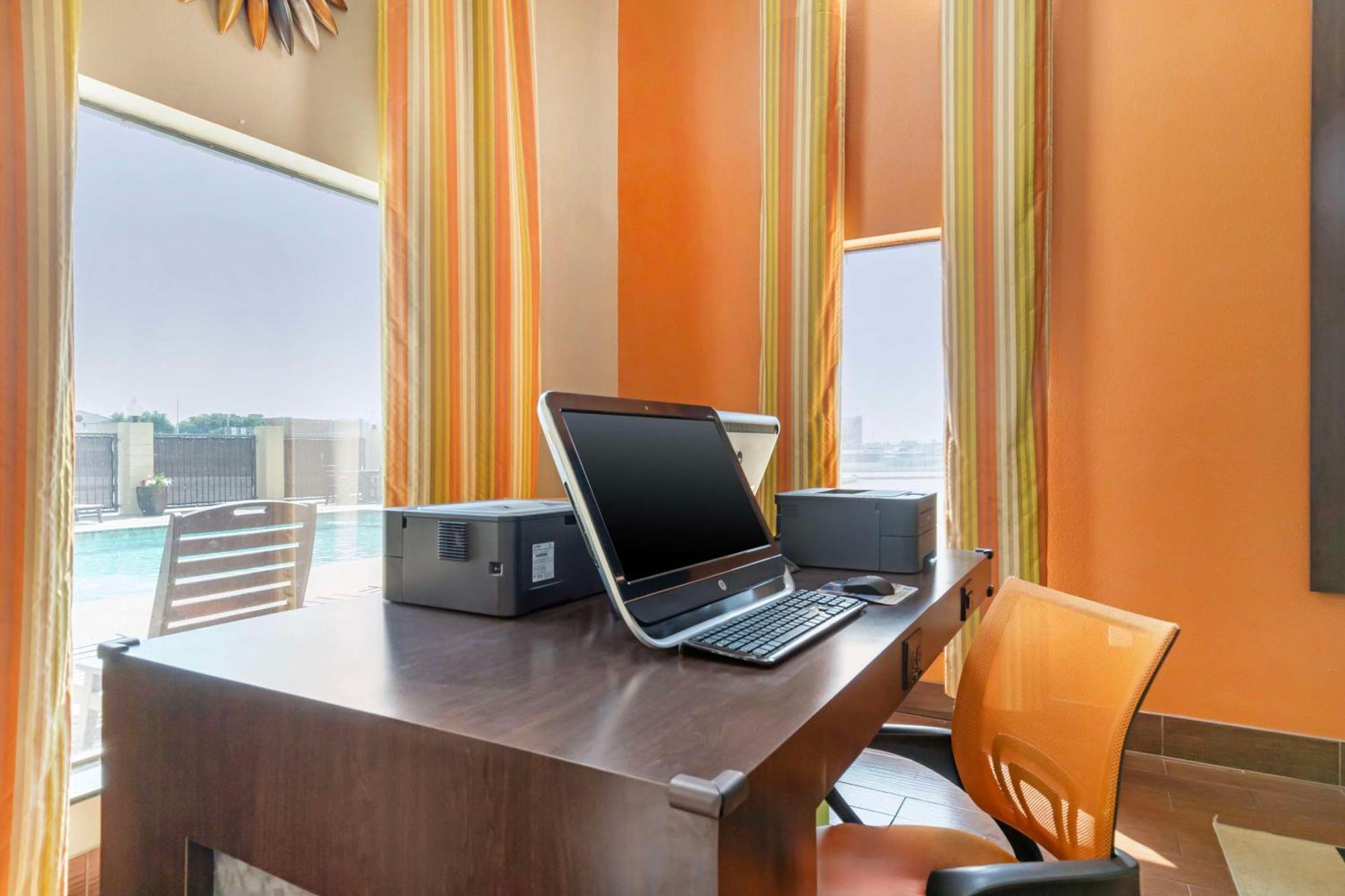 Best Western Inn & Suites New Braunfels Extérieur photo